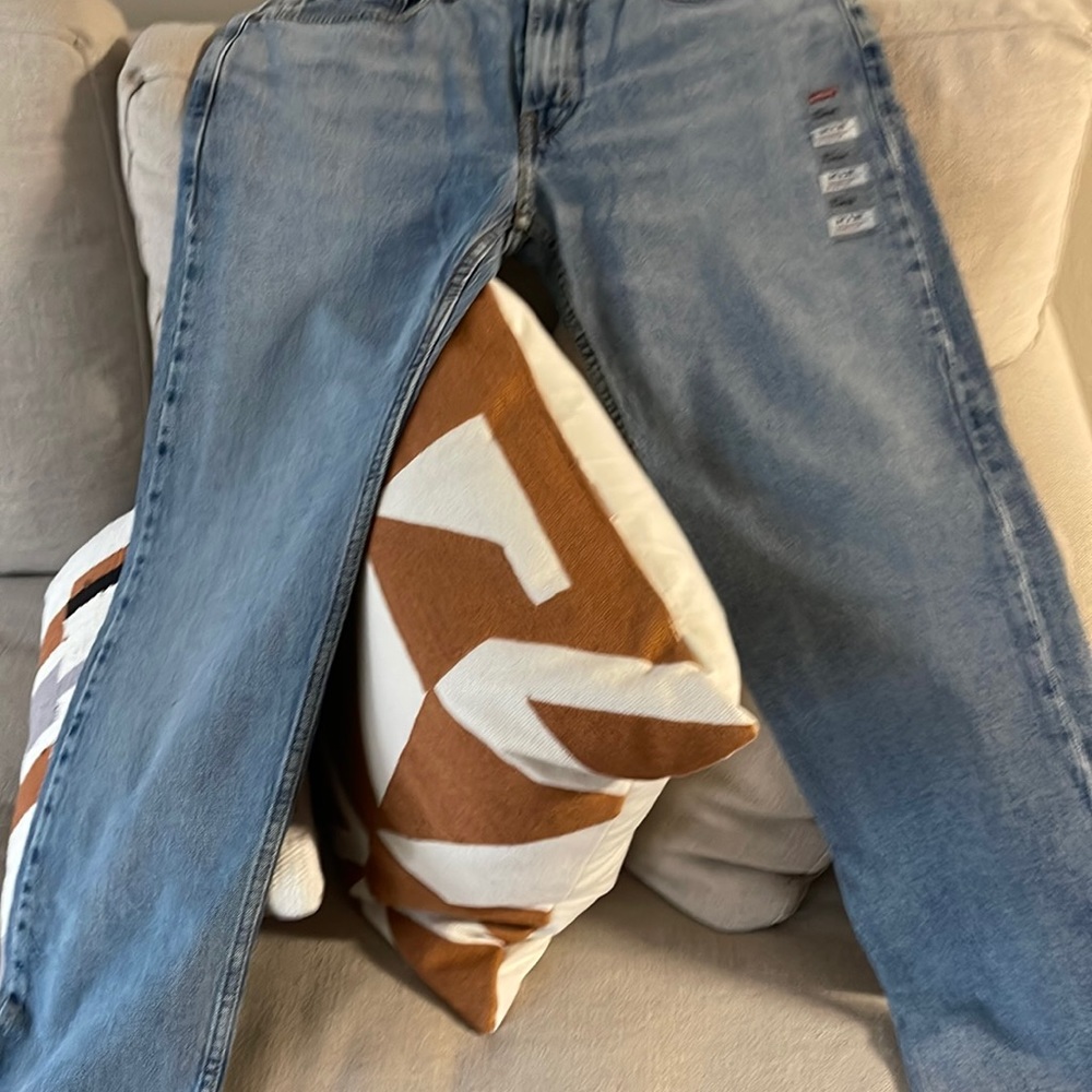 Levi’s 502, taper fit, new (never worn), size 34x32